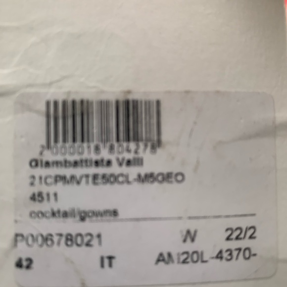 Giambattista Valli off-shoulder silk georgette gown in pink. Size 38. NWT - Picture 8 of 11